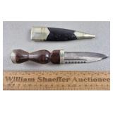 Knife w/ Sheath