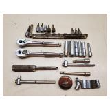 1/4" Ratchets, Extensions & Sockets