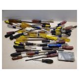 Screw Drivers Assorted 1 Lot