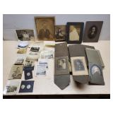 Vintage Photographs 1 Lot