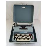 Vintage Typewriter Signature Model 510D w/ Case
