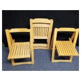 4 Wooden Folding Chairs 1 Lot