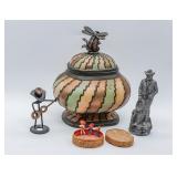 Assorted dï¿½cor
