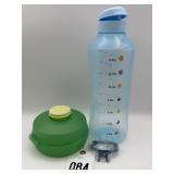 Tupperware Bagel dish & AquaVibe bottle