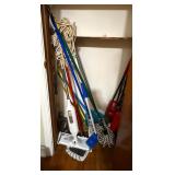 Closet Lot, mops, Shark