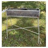 Wire plant holder