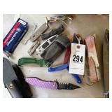 Miscellaneous knife lot