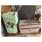 Vintage doll carrying boxes