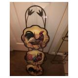 Rooster Decorator Plates & Metal Display