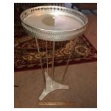 Metal Stand (Mirrored Top)