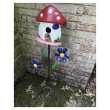 Metal Free Standing Bird House