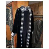 Nice Full Length Fur Coat (Large)