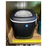 Frigidaire Counter Top Ice Maker (\Working now)