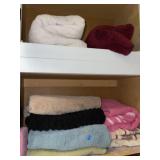 (8) Large Bath Towels