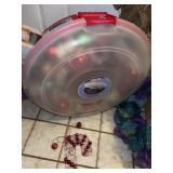 Christmas Wreaths ~ Storage Box & Decor in Grps