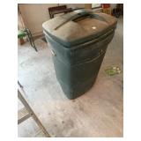 Rubbermaid Feed Bin