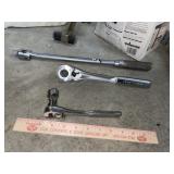 (2) Ratchets & Breaker Bar