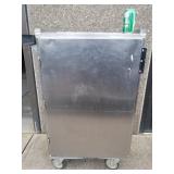 Lakeside 790 Closed Metal Rolling Bus Pan Cart