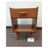 Mid-Century Modern Style Side Table Mid-Century Modern Style Side Table