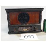 Vintage Ortho-Sonic Tube Radio Vintage Ortho-Sonic Tube Radio