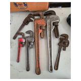 Pipe wrenches
