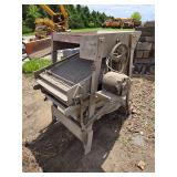 Seed cleaner / fanning mill