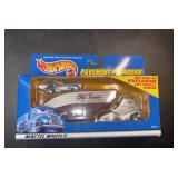 1/64 Hot Wheels PAVEMENT POUNDERS 56 Corvette