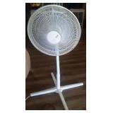 Holmes Power 20 standing Fan
