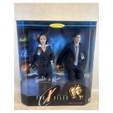 1998 The X Filed Barbie Agent Scully & Ken Agent