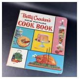 1961 Betty Crocker New Picture Cookbook