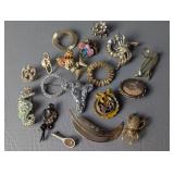 Vintage Costume Jewelry Brooches ++ (some for