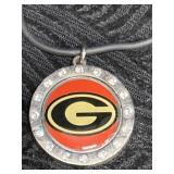 GRAVETTE LIONS NECKLACE PLASTIC