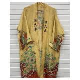 VINTAGE JAPANESE KIMONA W/ TEAR UNDER ONE ARM IN