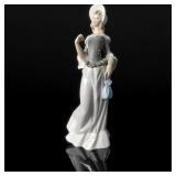 1978 Llardo Elegant Lady Porcelain Figurine