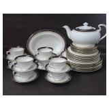 Aynsley Leighton Large Teapot Bone China England