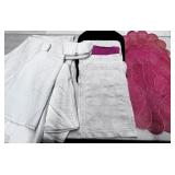 Lot of Placemats & Tablecloths in 35 Quart