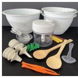 Pampered Chef Bowls, Strainer, Chopper, Clips,