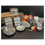 Vintage Childï¿½s Aluminum Cookware & Dishware,
