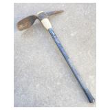 PICK AXE MADDOX W/ WIDE SCOOP END