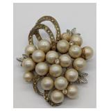 VTG GRAPE CLUSTER BROOCH FEATURING FAUX PEARLS &