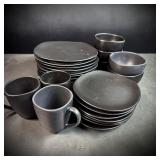 25 Pieces Black Home Trends Dinnerware Not a Full