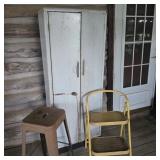 Jelly Cabinet & Stools Trio