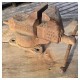 Rock Island Tool Co. 4" Swivel Vise