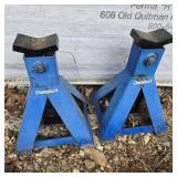Pair of Duralast Jackstands