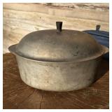 Household Institute Aluminum Dutch Oven
