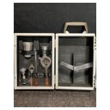 VINTAGE LIQUOR TRAVELING BAR SET SUITCASE