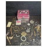 JEWELRY BOX FULL FASHION JEWELRY NECKLACES,