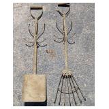 Garden Themed Metal Wall Mount Coat Hooks , Rake