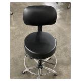 ADJUSTABLE STOOL W/ FOOT REST LIKE NEW
