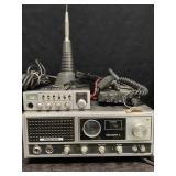 PRESIDENT ZACHARY T. CB RADIO BASE POWERS UP W/ 2